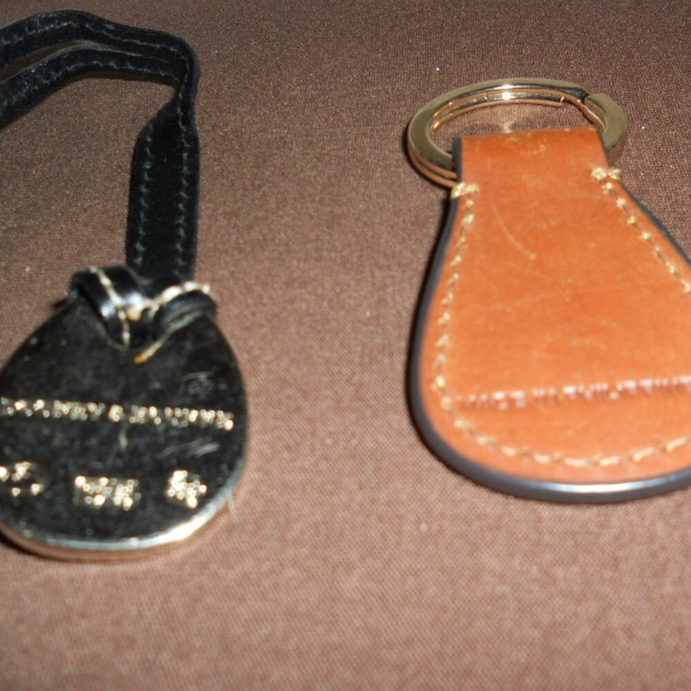 Bundle 2 Dooney Bourke Key Rings Hang Tags Purse Charms - Picture 2 of 6